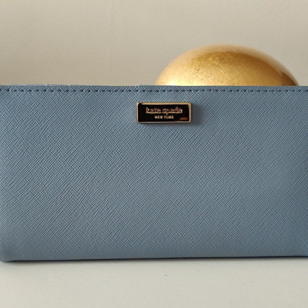 Kate Spade Laurel way purse/wallet.